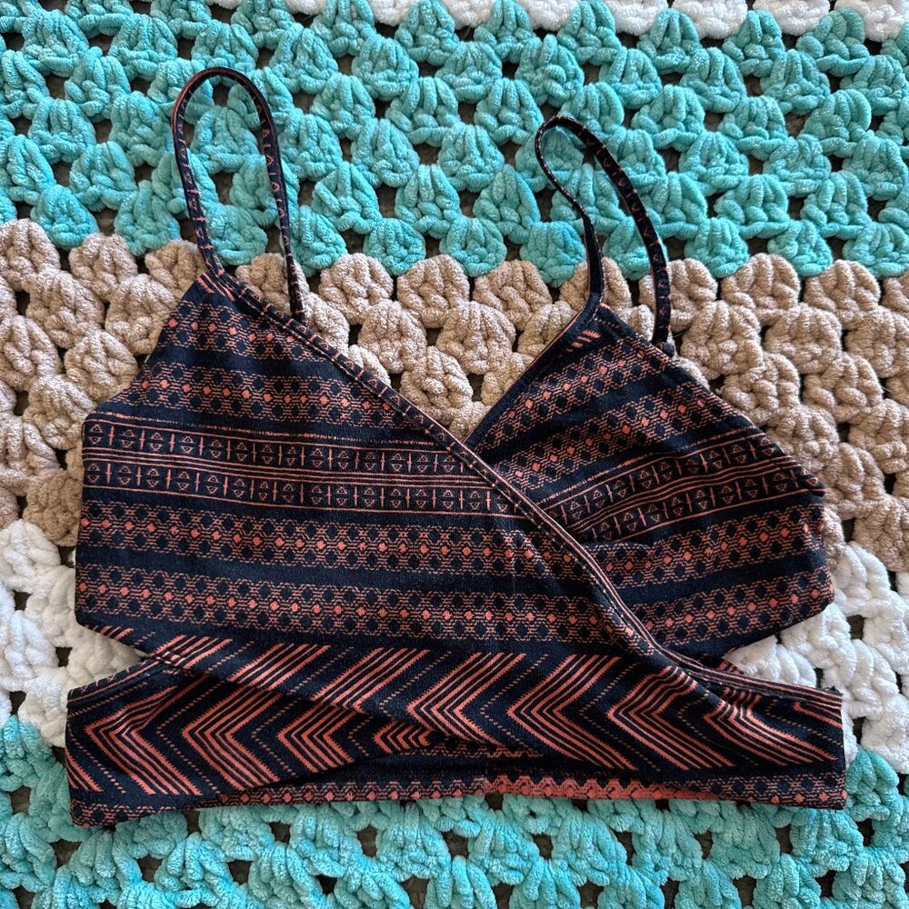 Blue Orange Tribal Pattern Cut Out Cropped Top Shirt Womans sz Small